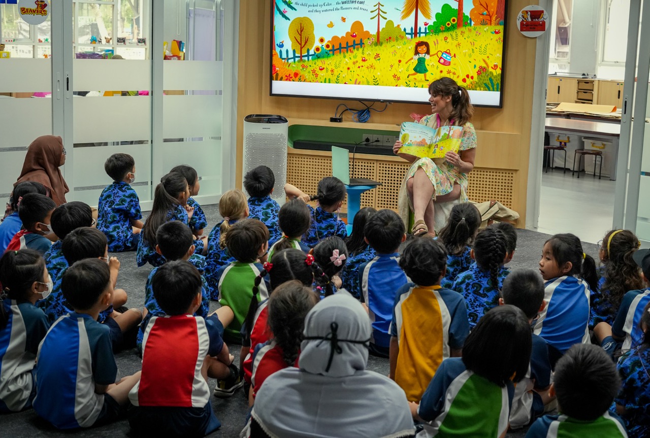 Author Visit - Sarah Roberts. 28 Maret. 19 Large.jpeg